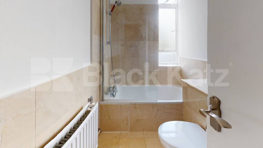 Well-Presented Studio Moments from Little Venice, W9 Widley Road, Maida Vale